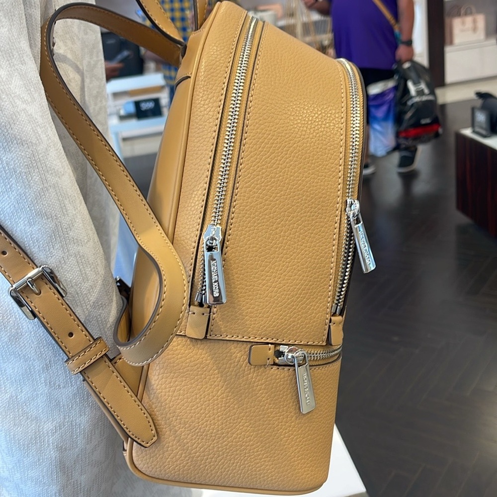 MICHAEL KORS Rhea Medium Pebbled Leather Zip Backpack
PEANUT
NWT MK - Picture 6 of 16